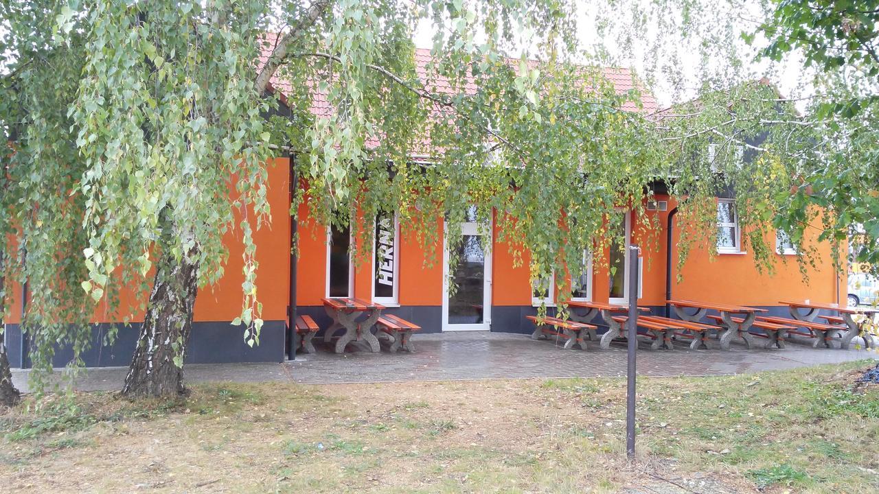 Bed & Parking Eurobit Bed & Breakfast Hrusky  Eksteriør bilde